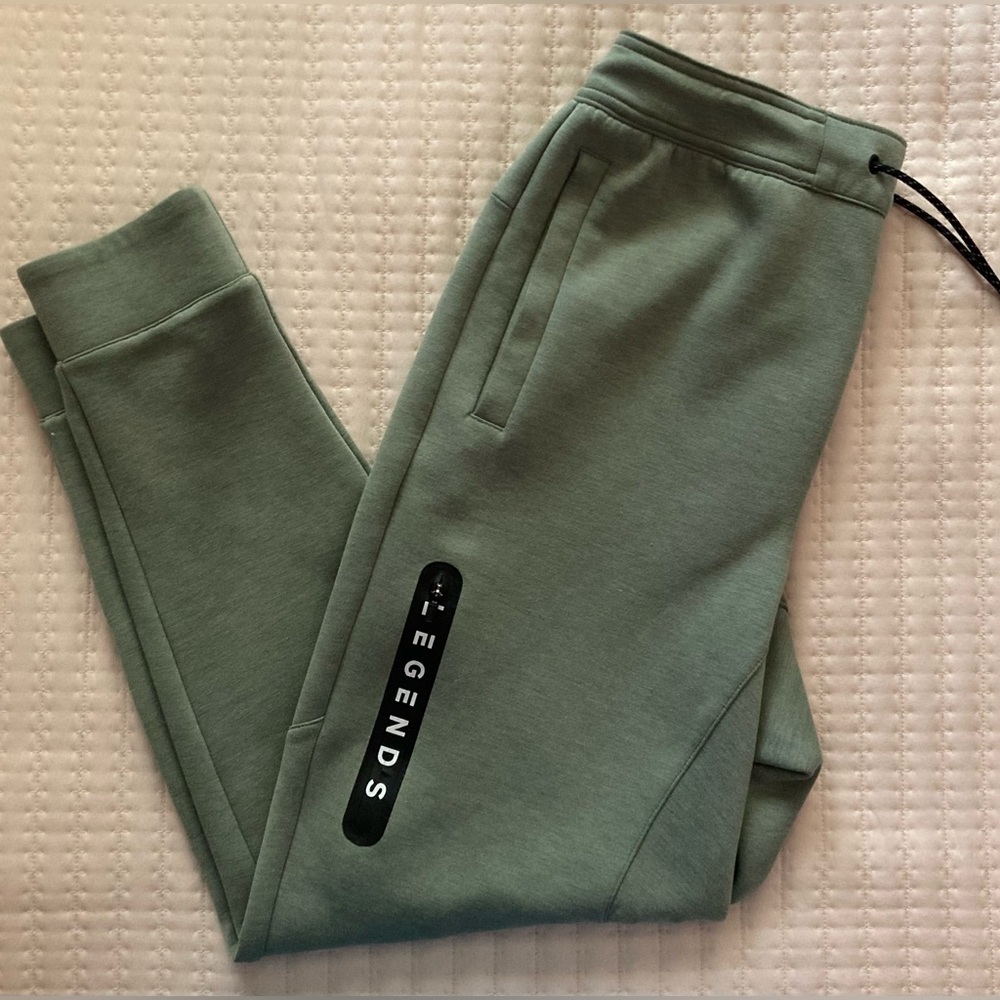 Legends Hawthorne Tech Sweatpants Men’s Medium Green Athletic Gym Joggers Pants
